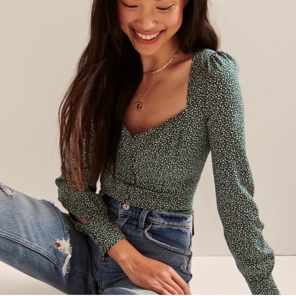 NWT Abercrombie & Fitch Floral Top Size L - Picture 2 of 14